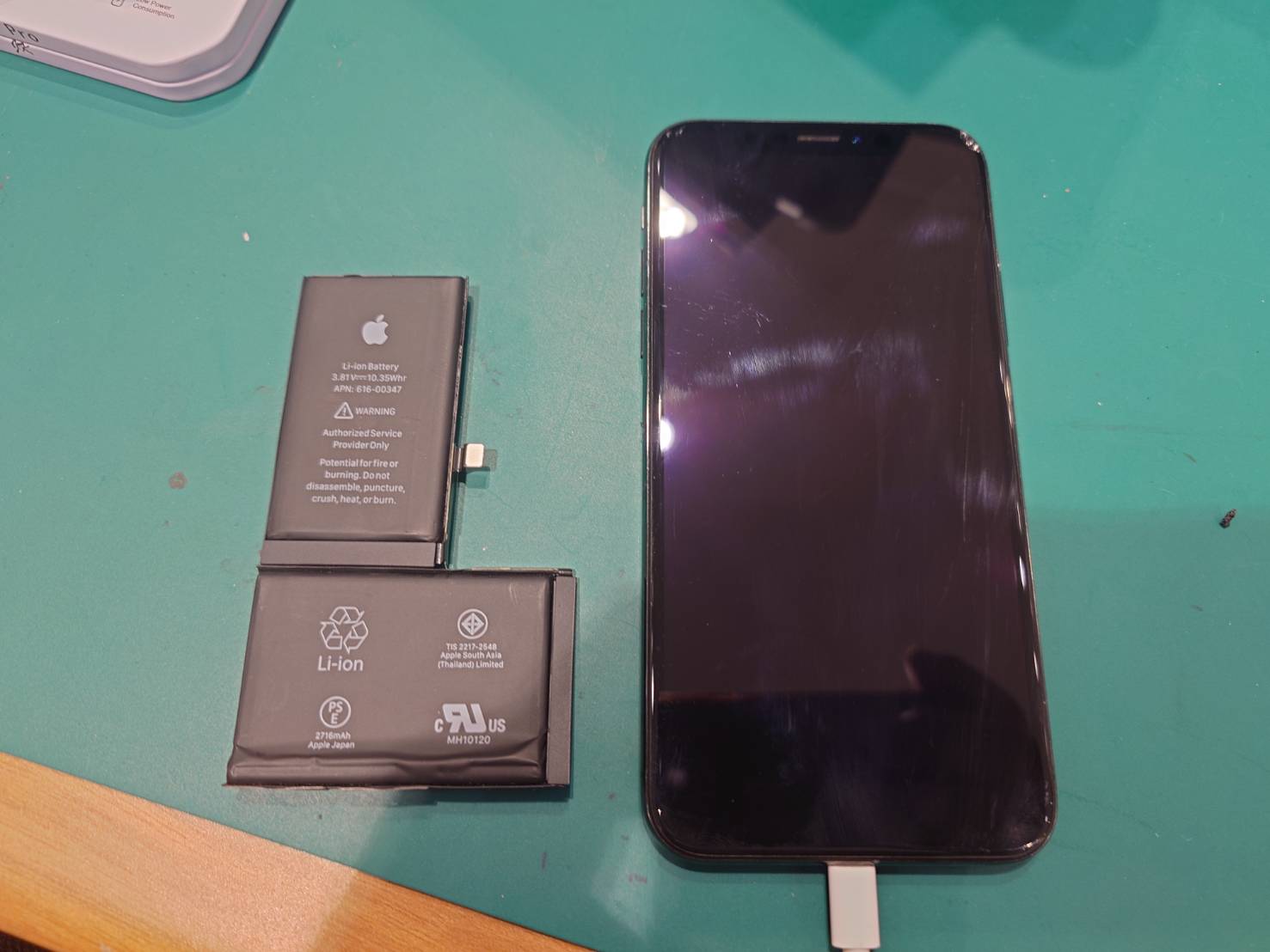 三田からお越しのお客様よりiPhoneXのバッテリー交換をご依頼頂きました。